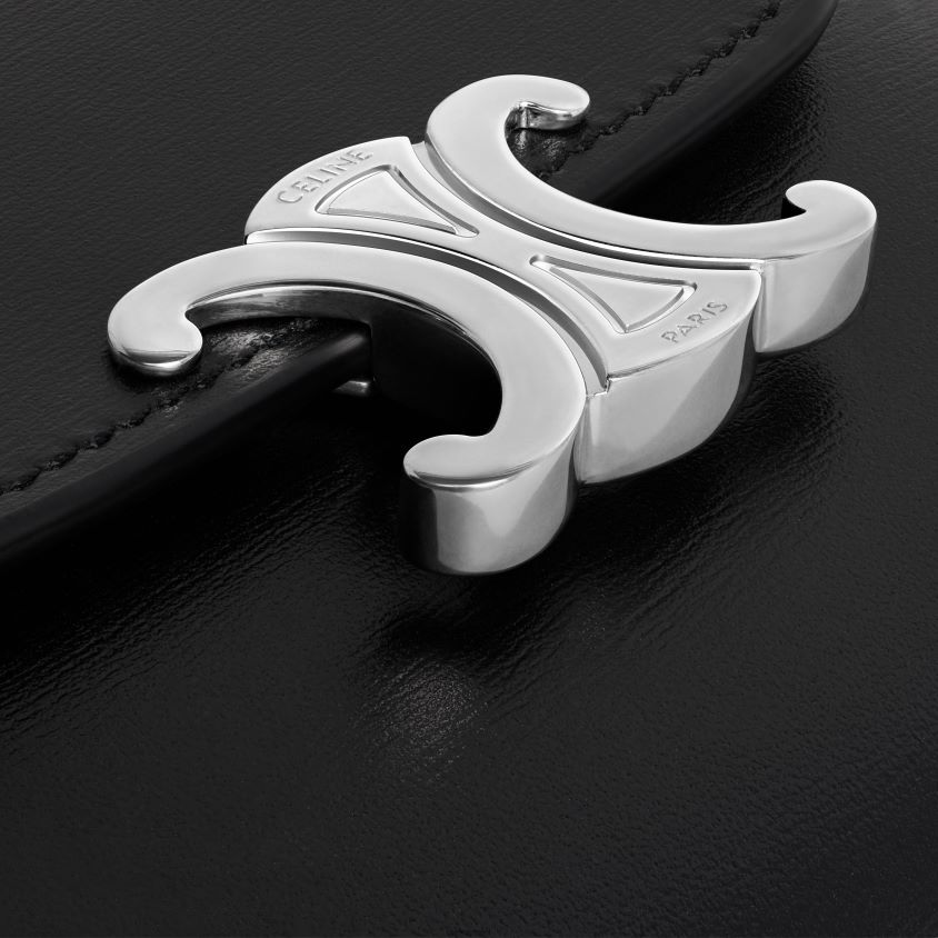 mulheres acessórios CELINE carteira pequena triomphe em couro de bezerro brilhante preto T204R452