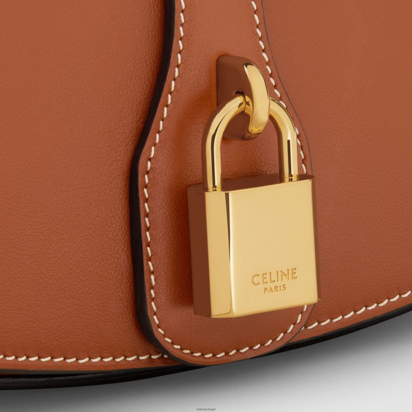 mulheres acessórios CELINE clutch com alça tabou em couro de bezerro liso bronzeado T204R397