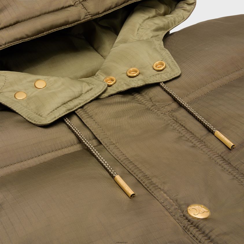 mulheres vestuário CELINE jaqueta triomphe cropped em nylon leve caqui T204R705